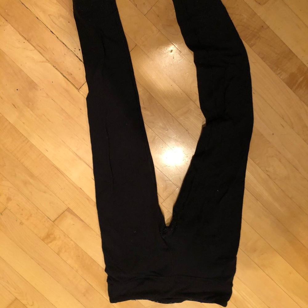 Black leggings and blue band leggings